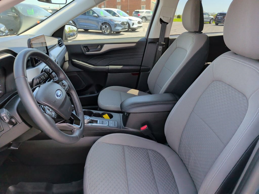 Certified 2022 Ford Escape SE w/ Cold Weather Package AWD/4WD video 4