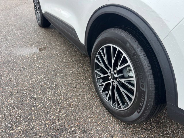 Certified 2026 Ford Escape SE FWD image 25