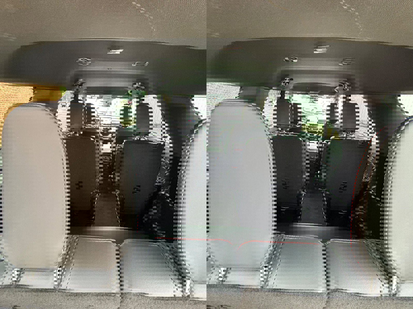 Certified 2025 Ford Explorer ST-Line image 9