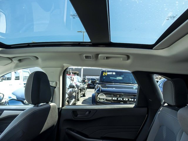 Certified 2022 Ford Escape SE w/ SE Sport Appearance Package FWD image 16