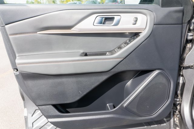 Certified 2025 Ford Explorer Active AWD/4WD image 16