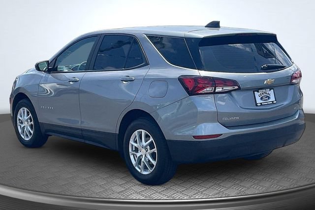 Used 2024 Chevrolet Equinox LS AWD/4WD image 2