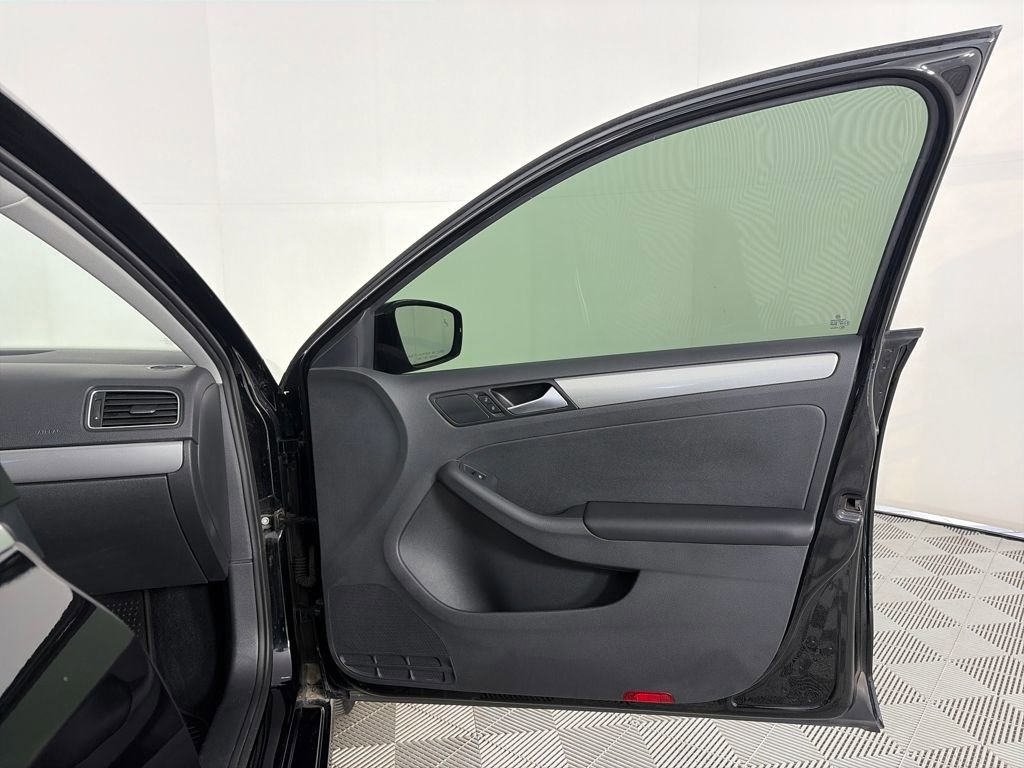 Used 2018 Volkswagen Jetta SE image 29