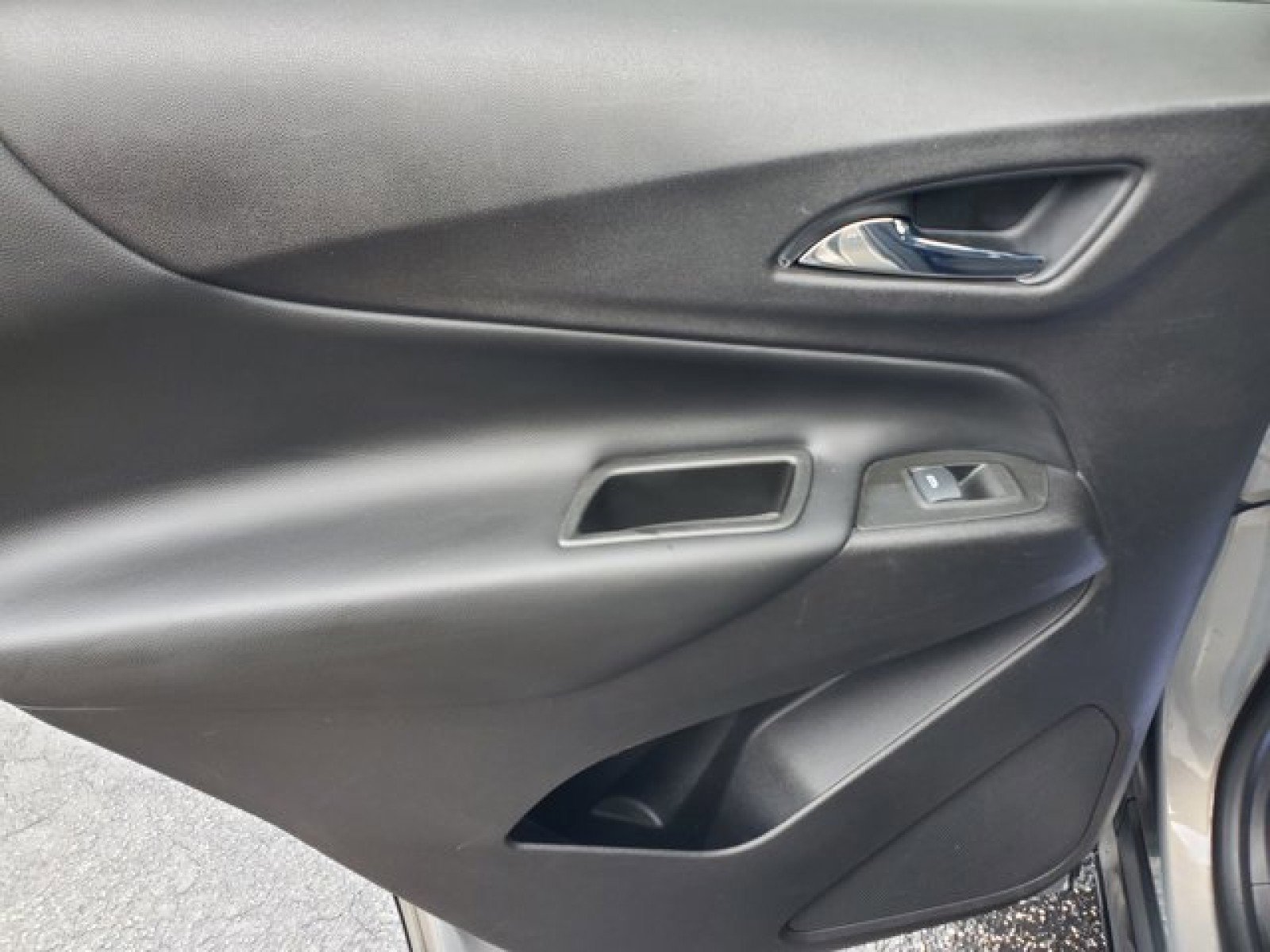 Used 2019 Chevrolet Equinox LT image 29