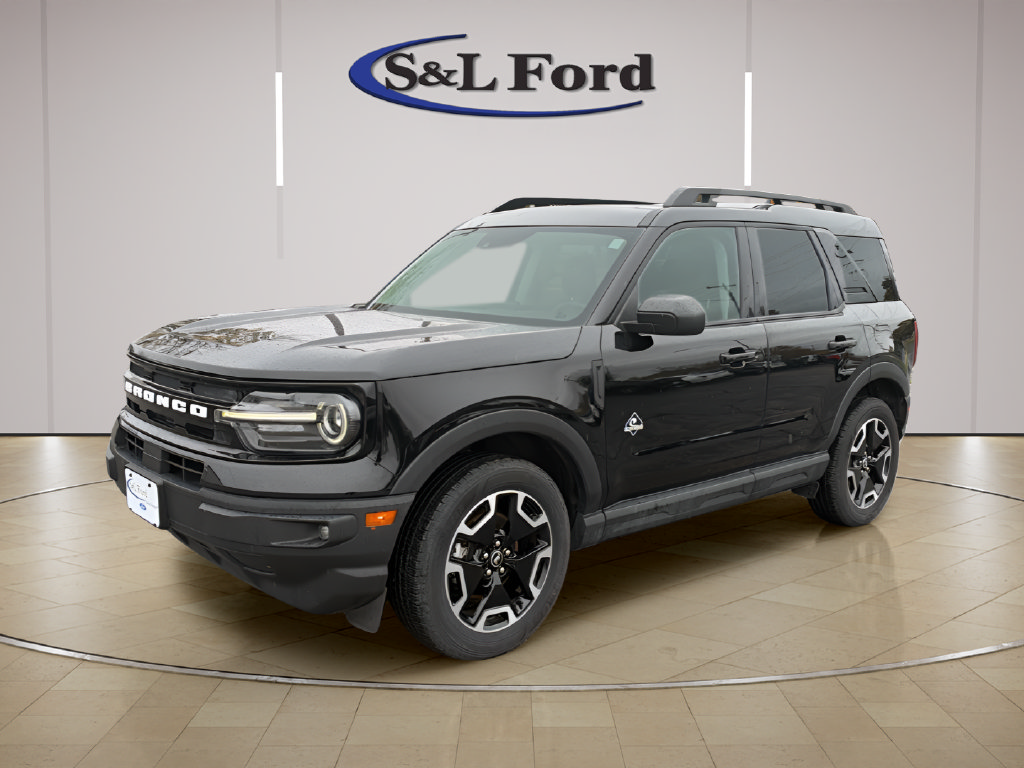 Certified 2023 Ford Bronco Sport Outer Banks w/ Tech Package AWD/4WD image 1