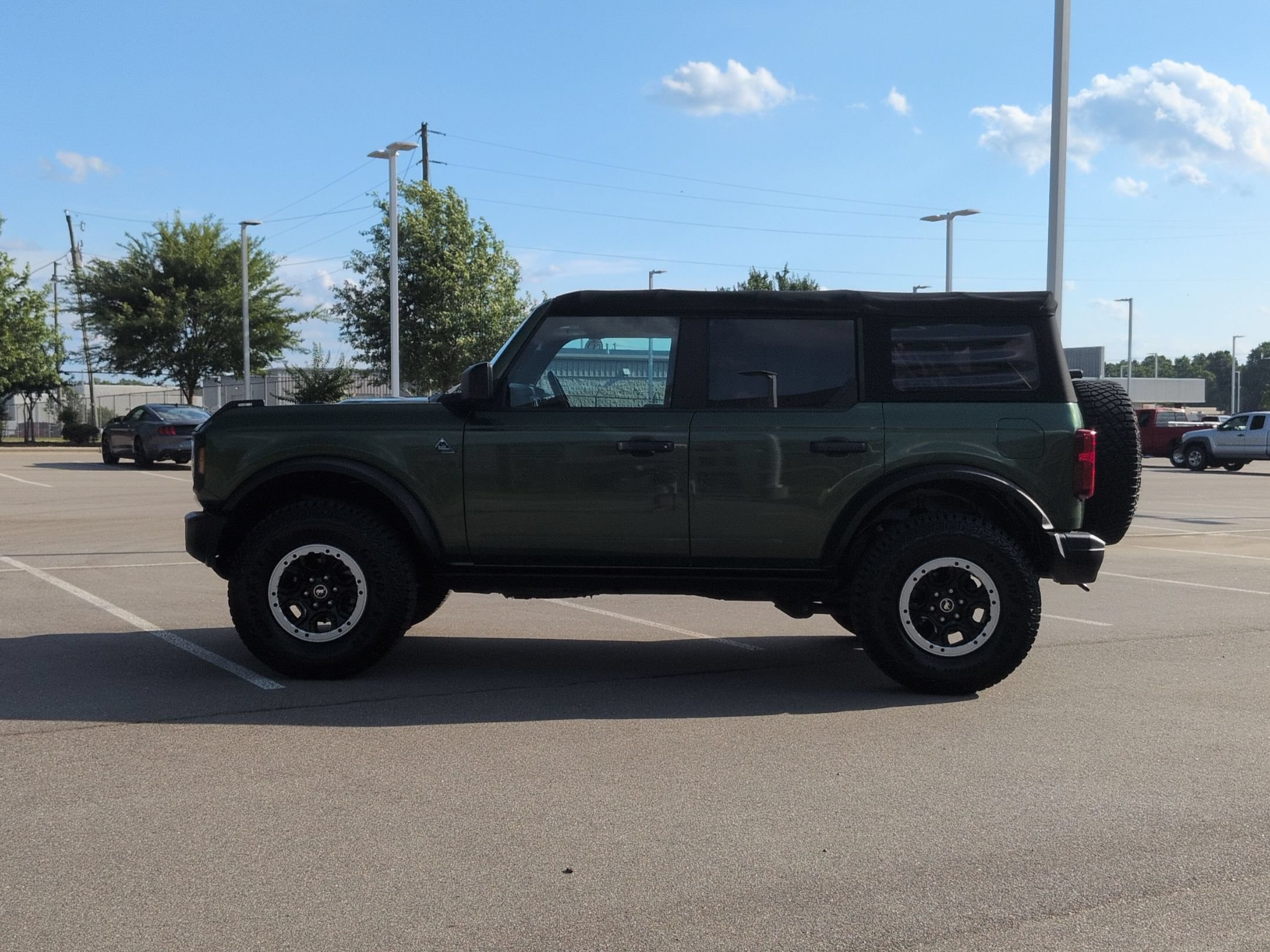 Certified 2022 Ford Bronco Black Diamond w/ Sasquatch Package AWD/4WD image 7