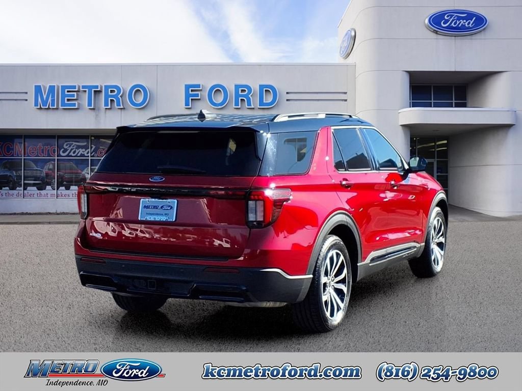 Certified 2025 Ford Explorer ST-Line w/ Premium Package RWD image 3