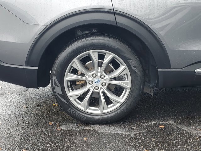 Certified 2022 Ford Explorer XLT w/ Equipment Group 202A image 7