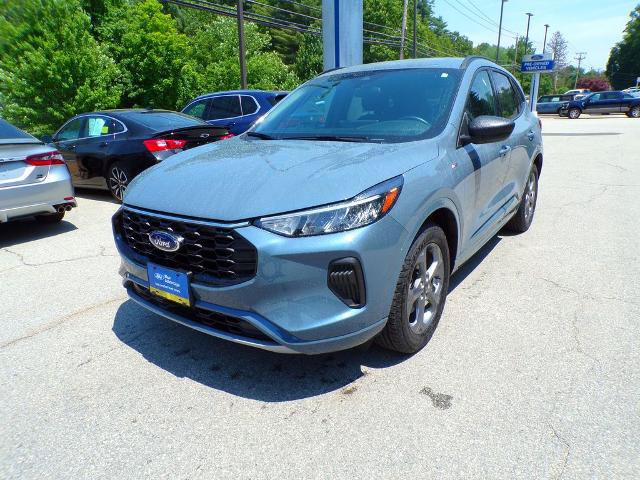 Certified 2023 Ford Escape ST-Line w/ Tech Pack #1 AWD/4WD image 3