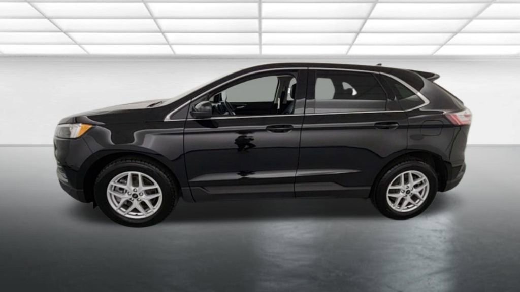 Certified 2024 Ford Edge SEL w/ Convenience Package AWD/4WD image 3
