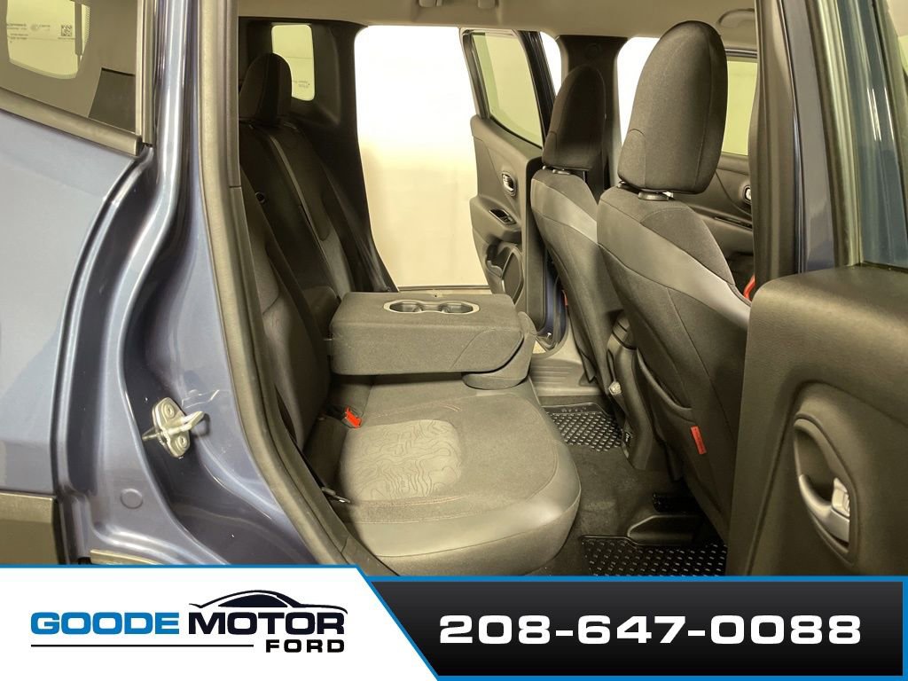 Used 2022 Jeep Renegade Trailhawk AWD/4WD image 22