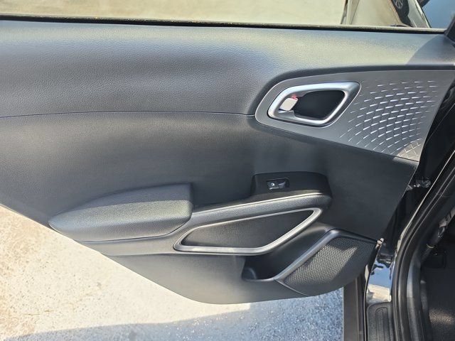 Used 2024 Kia Soul LX FWD image 12