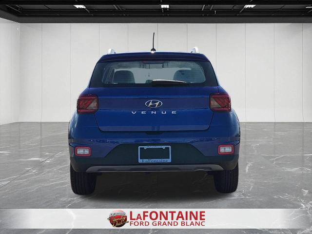 Used 2025 Hyundai Venue SEL FWD image 4