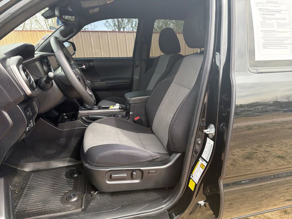 Used 2022 Toyota Tacoma TRD Sport w/ Technology Package AWD/4WD image 11