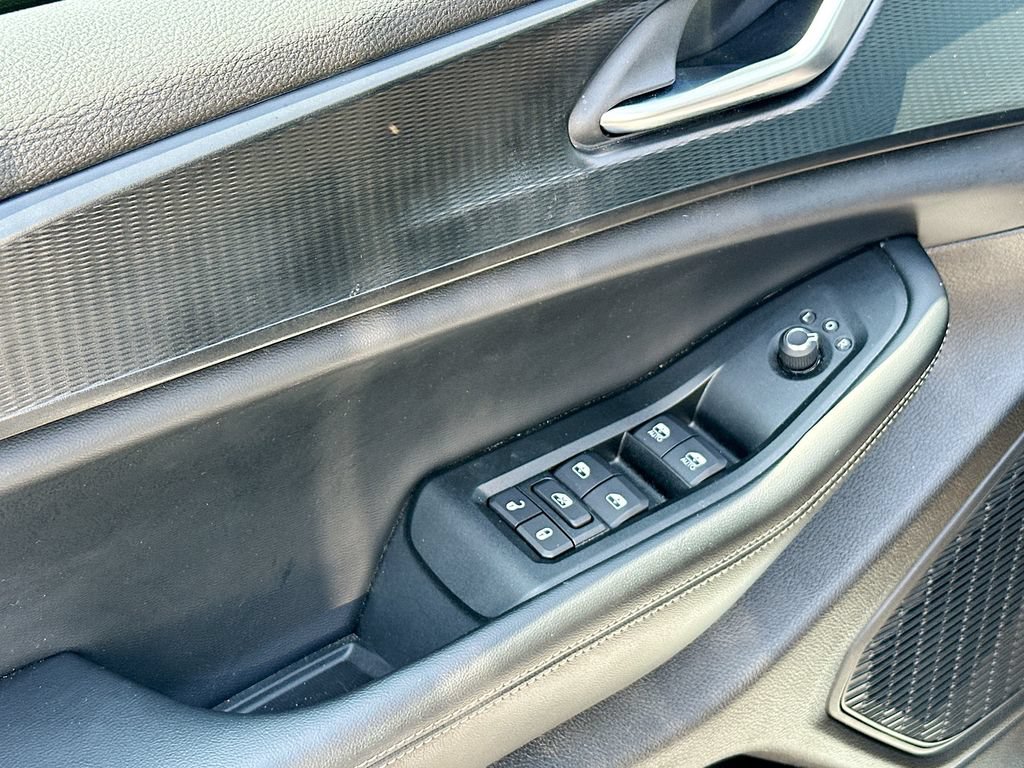 Used 2024 Jeep Grand Cherokee Laredo X w/ Luxury Tech Group I RWD image 19