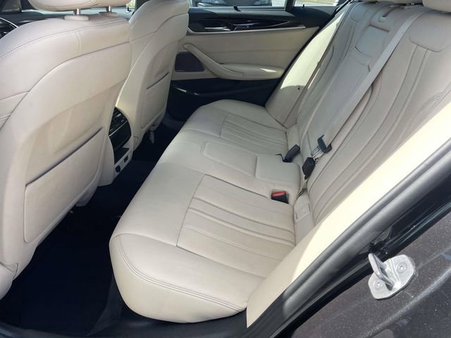 Used 2020 BMW 530i w/ Premium Package image 11
