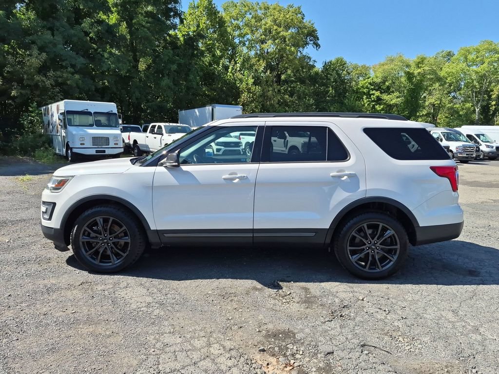 Certified 2017 Ford Explorer XLT w/ Equipment Group 202A AWD/4WD image 6