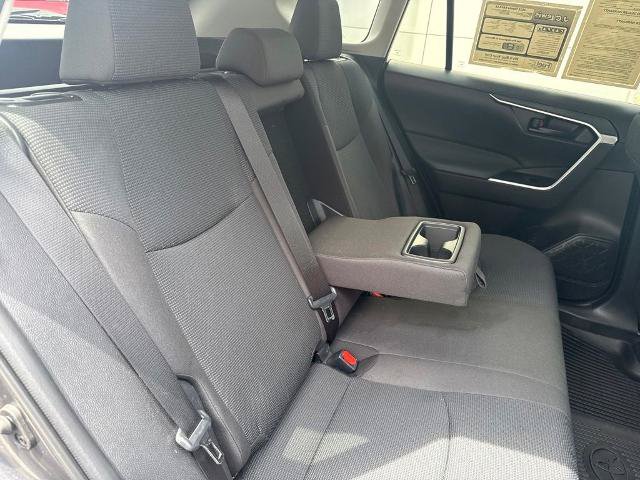 Used 2022 Toyota RAV4 LE FWD image 30