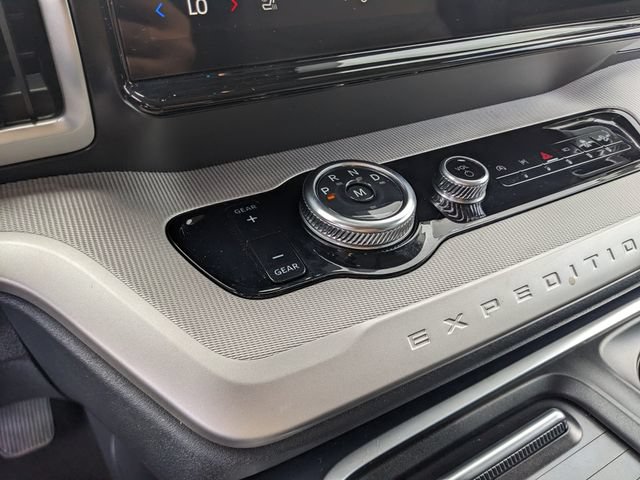 Certified 2025 Ford Expedition Active AWD/4WD image 28