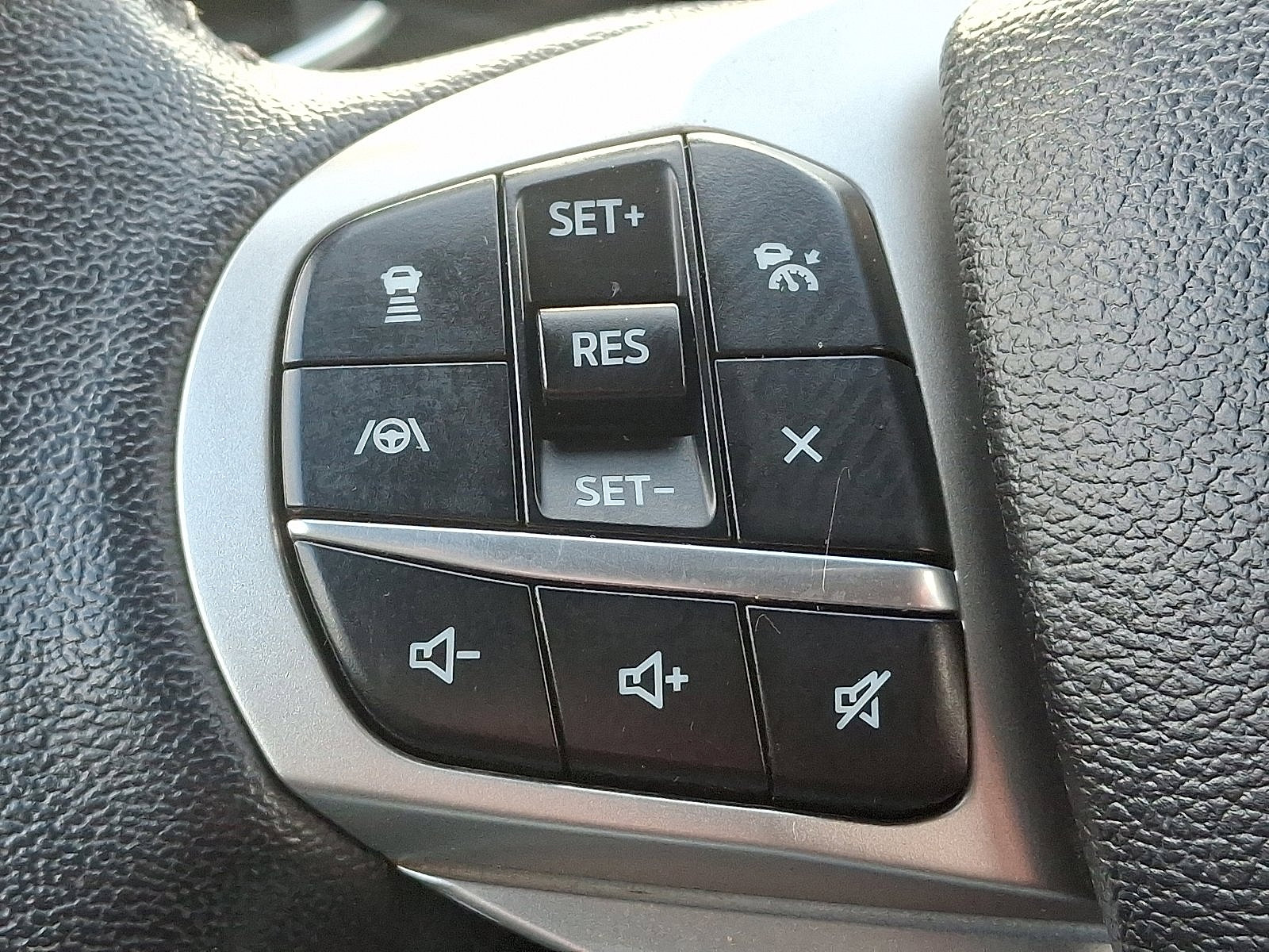 Certified 2024 Ford Explorer XLT w/ Equipment Group 202A image 34