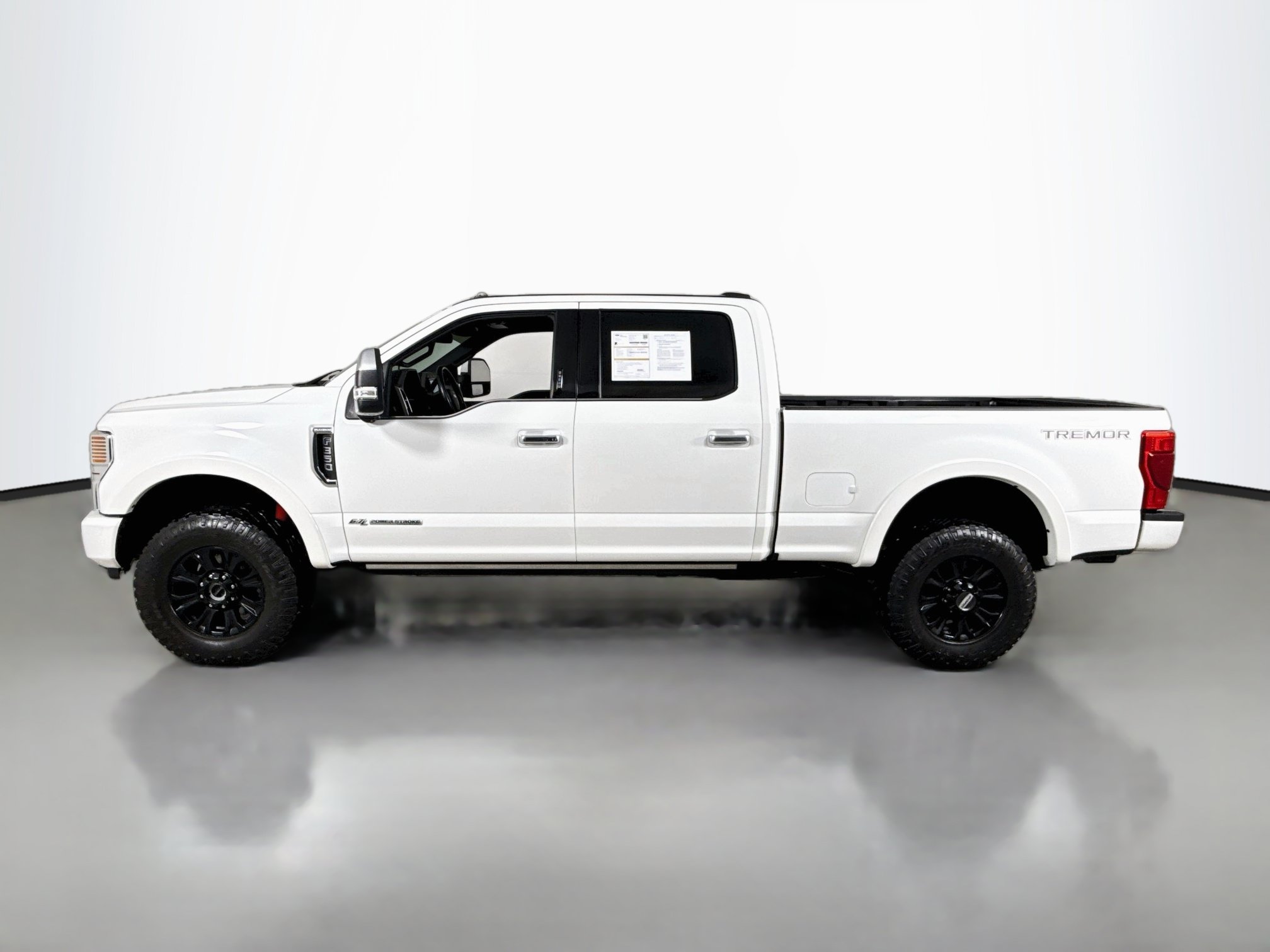 Certified 2022 Ford F350 Platinum w/ Tremor Off-Road Package AWD/4WD image 9
