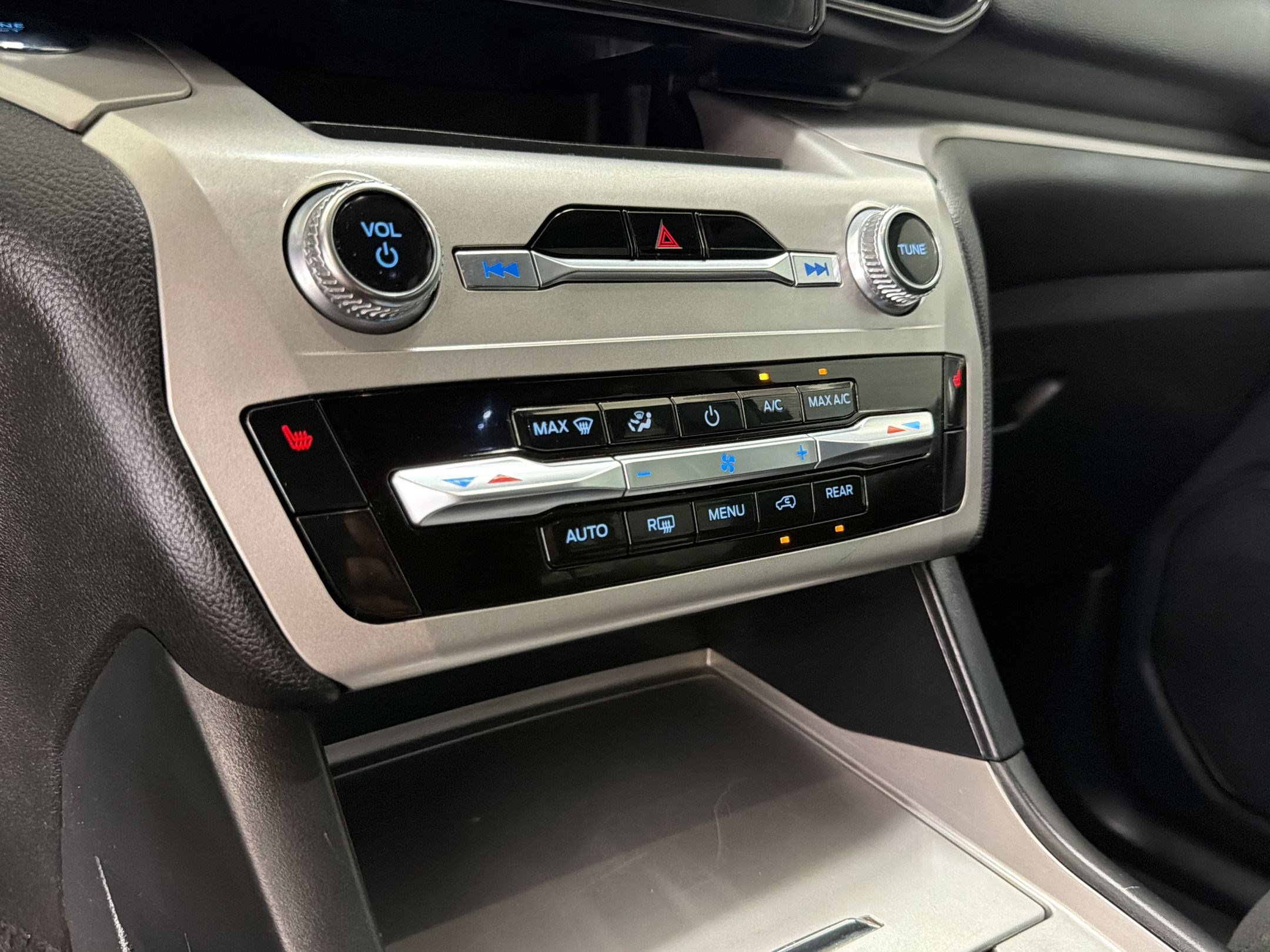 Certified 2022 Ford Explorer XLT RWD image 19