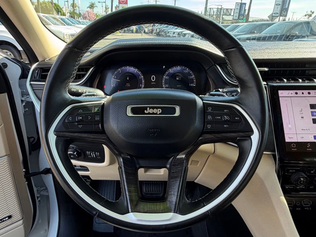 Used 2022 Jeep Grand Cherokee Limited image 21