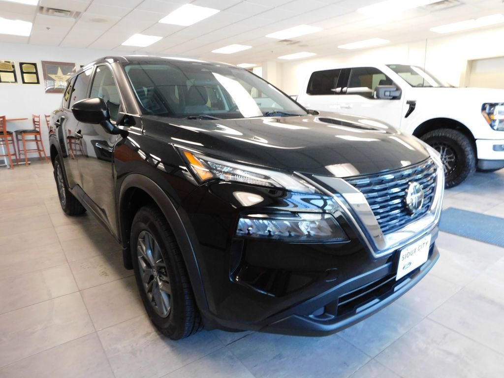 Used 2021 Nissan Rogue S AWD/4WD image 4