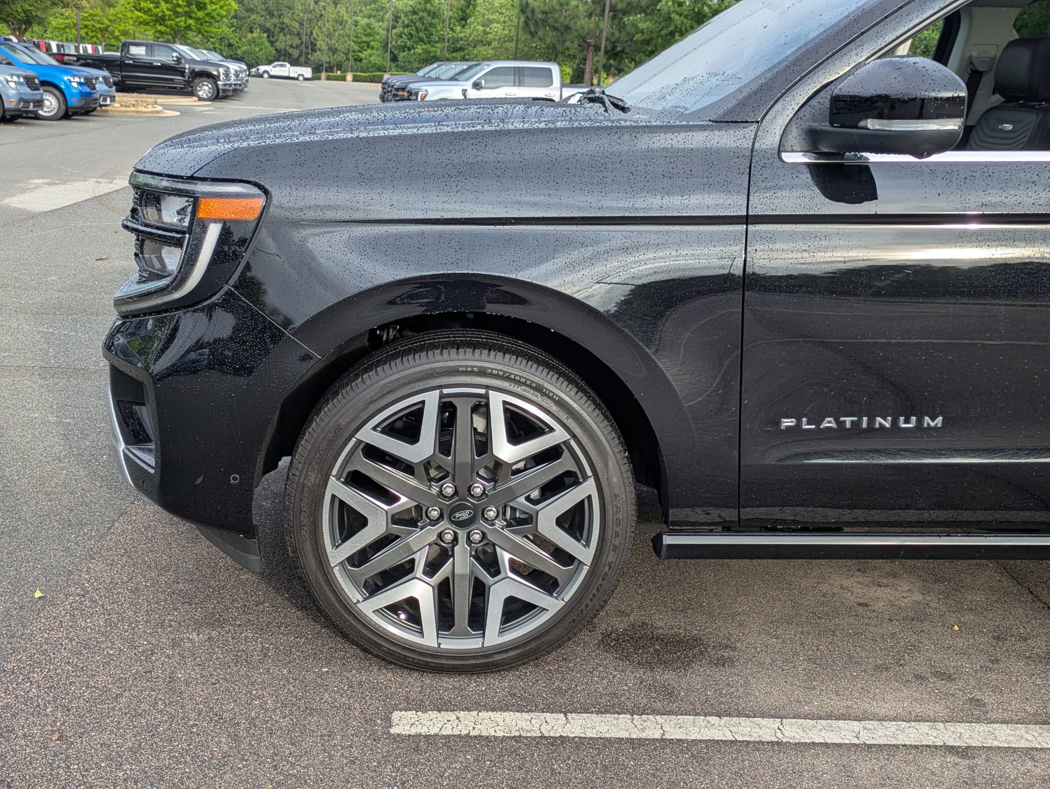 Certified 2025 Ford Expedition Platinum w/ Platinum Ultimate Package AWD/4WD image 11