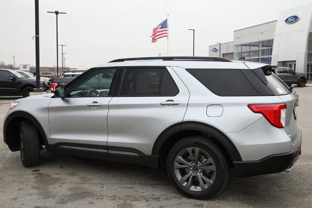 Certified 2022 Ford Explorer XLT w/ Equipment Group 202A image 8