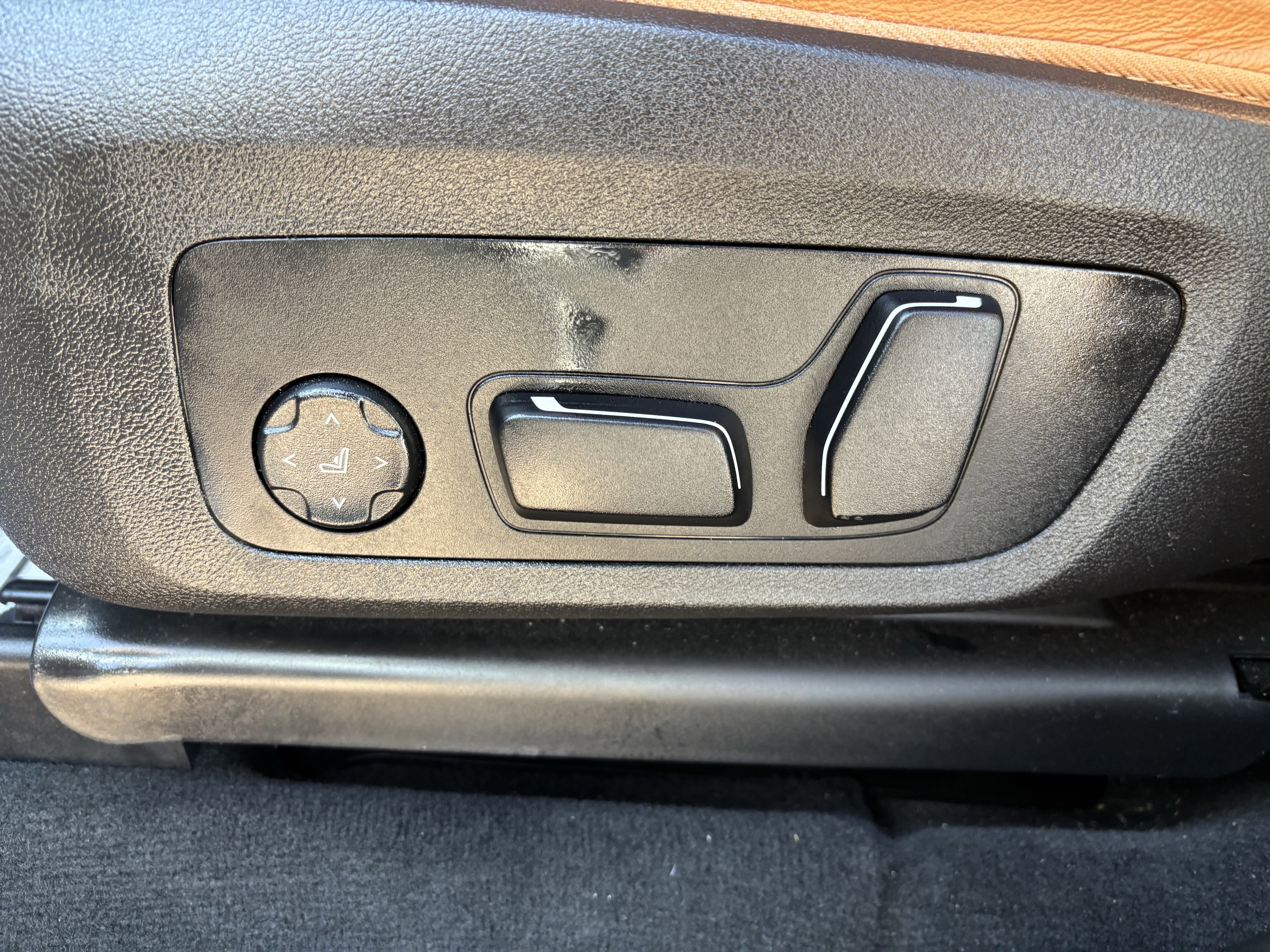 Used 2024 BMW X3 sDrive30i w/ Convenience Package image 13