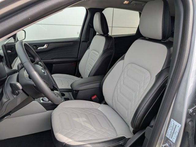 Certified 2023 Ford Escape Platinum w/ Premium Technology Package image 9