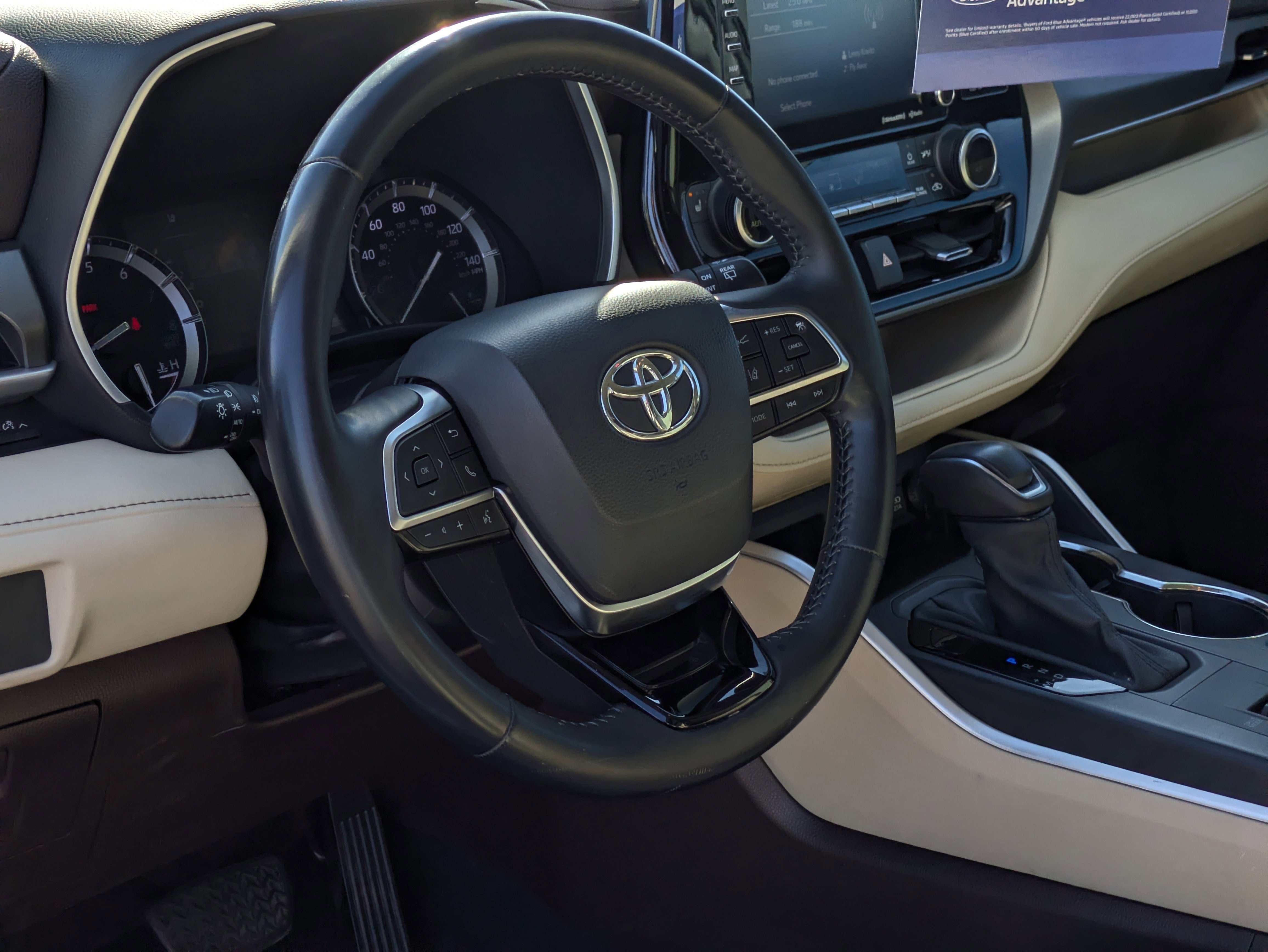 Used 2021 Toyota Highlander XLE image 23