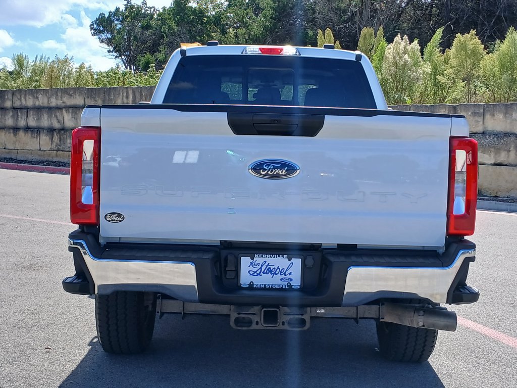 Certified 2025 Ford F250 XLT w/ FX4 Off-Road Package AWD/4WD image 4