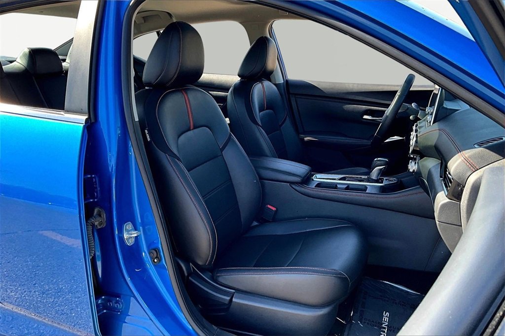 Used 2024 Nissan Sentra SR w/ SR Premium Package image 9