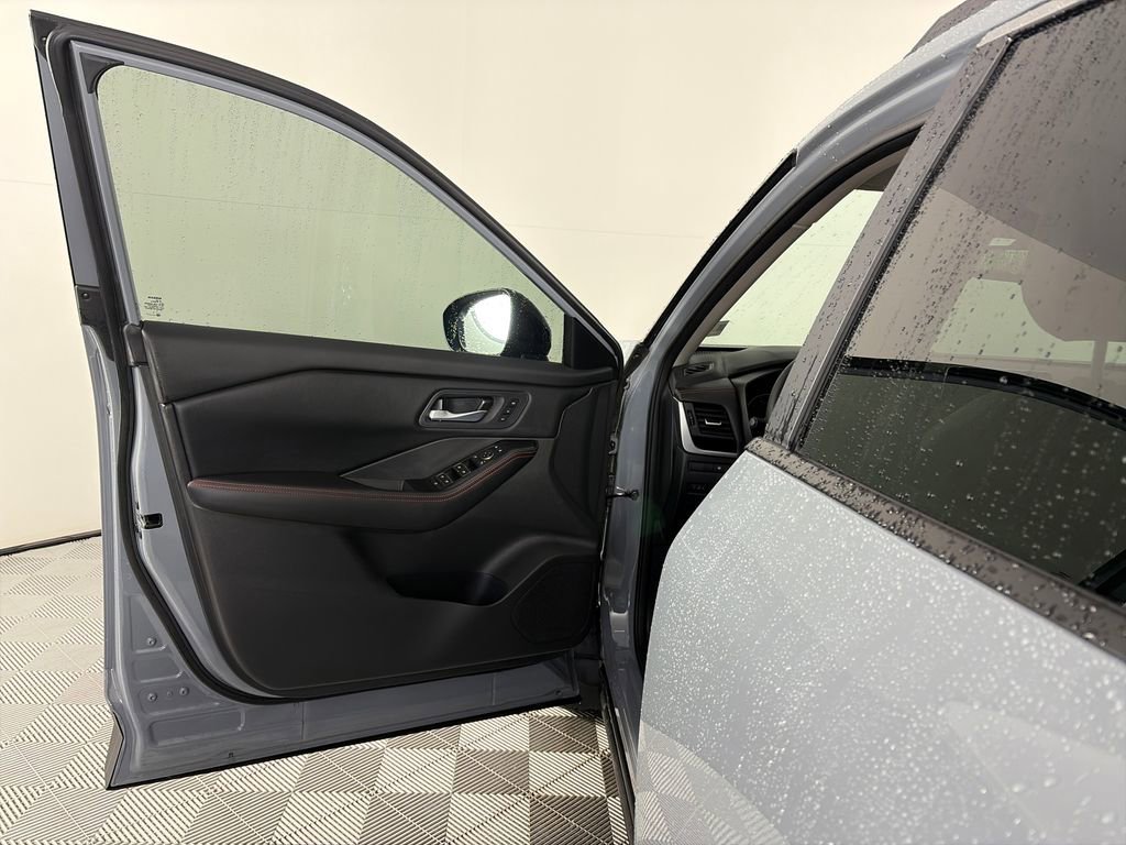 Used 2025 Nissan Rogue SV w/ Rock Creek Premium Package AWD/4WD image 10