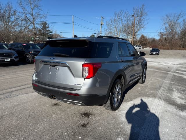 Certified 2022 Ford Explorer XLT w/ Equipment Group 202A image 6