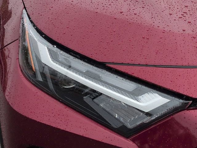 Used 2022 Toyota RAV4 XLE Premium AWD/4WD image 10