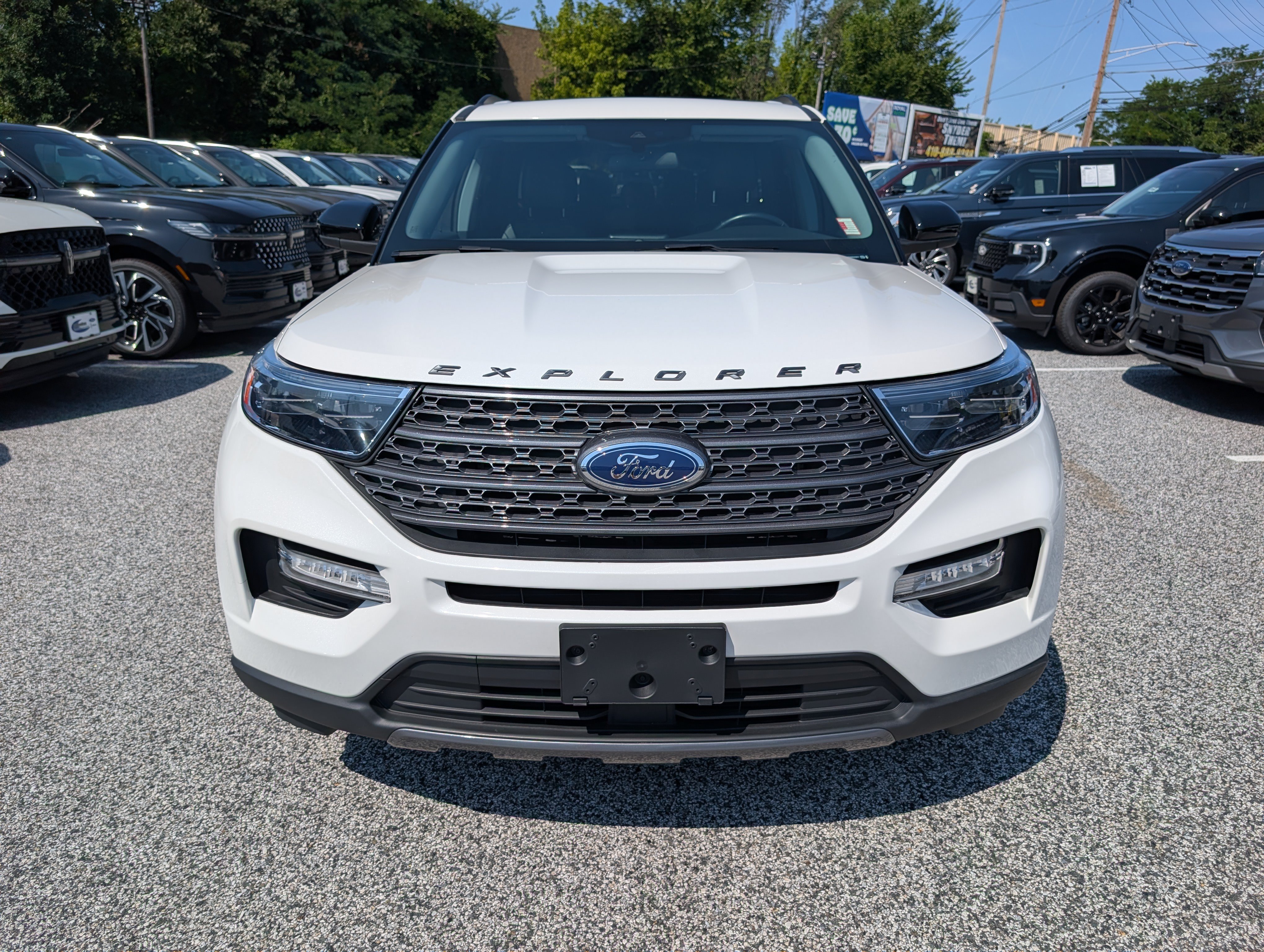 Certified 2022 Ford Explorer XLT w/ Equipment Group 202A AWD/4WD image 10