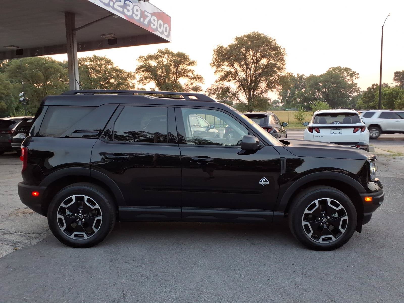 Certified 2023 Ford Bronco Sport Outer Banks AWD/4WD image 2