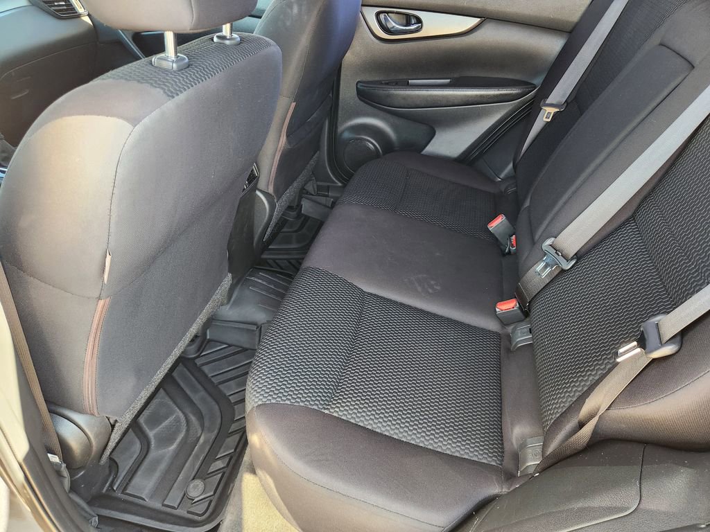 Used 2019 Nissan Rogue Sport S image 28