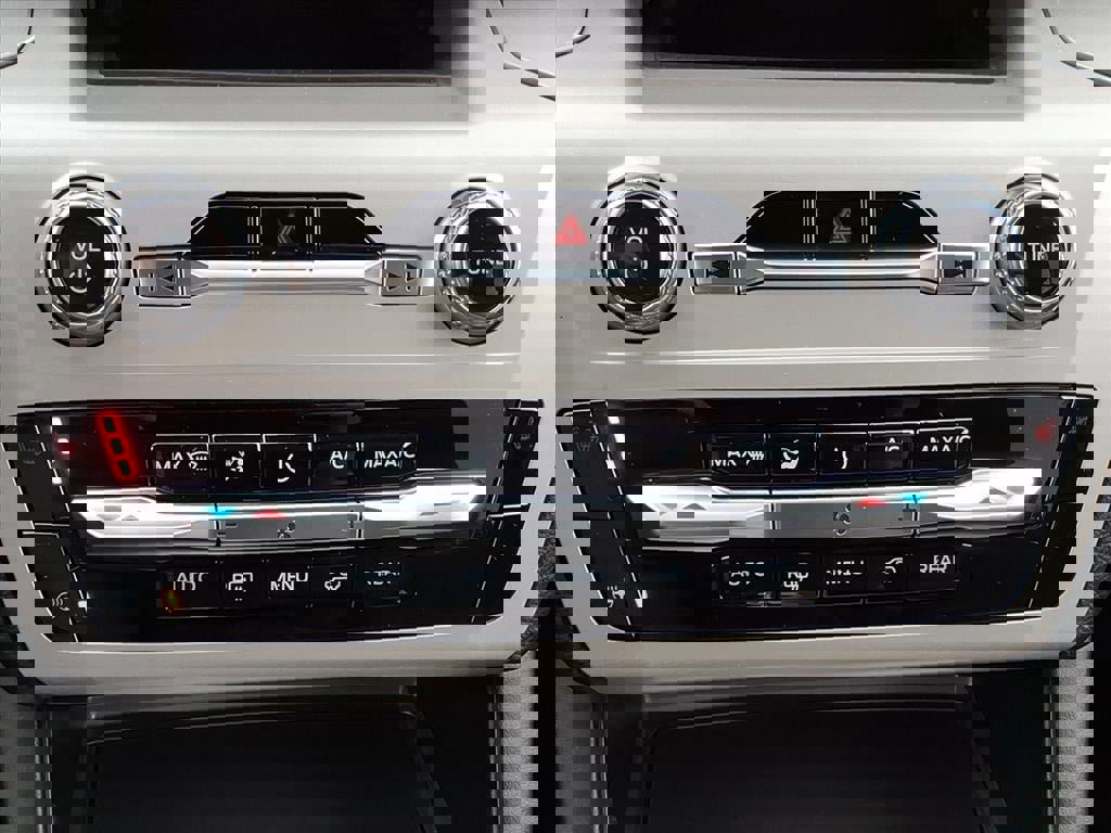 Certified 2023 Ford Explorer XLT w/ Equipment Group 202A image 19