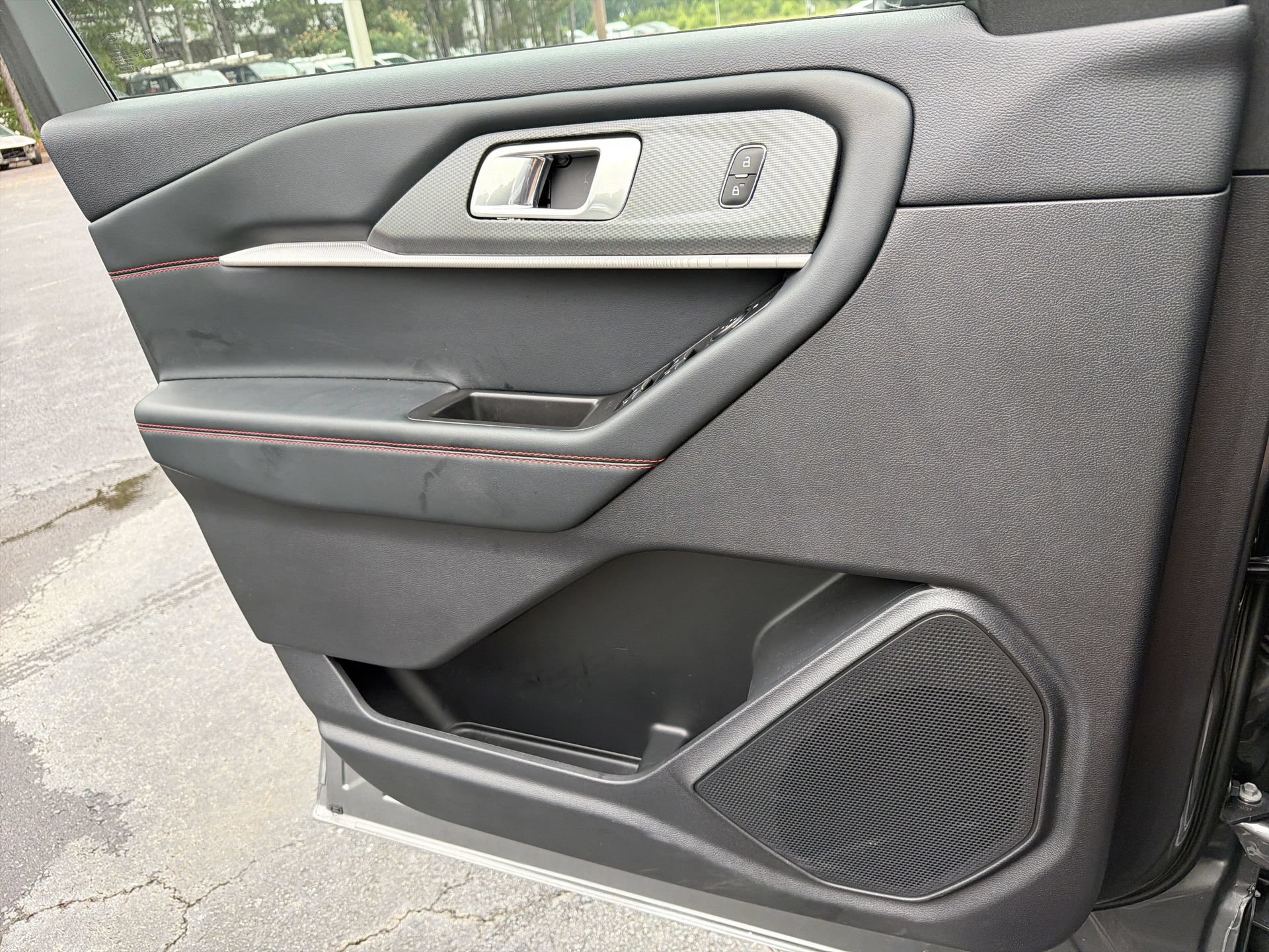 Certified 2025 Ford Explorer ST-Line RWD image 8
