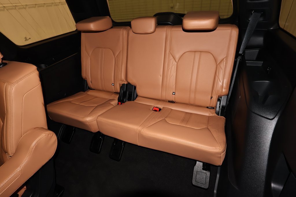 Certified 2024 Ford Expedition Platinum image 21