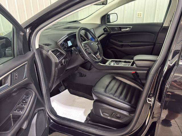Certified 2024 Ford Edge SEL w/ Convenience Package AWD/4WD image 2