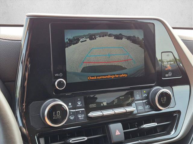 Used 2023 Toyota Highlander LE AWD/4WD image 14
