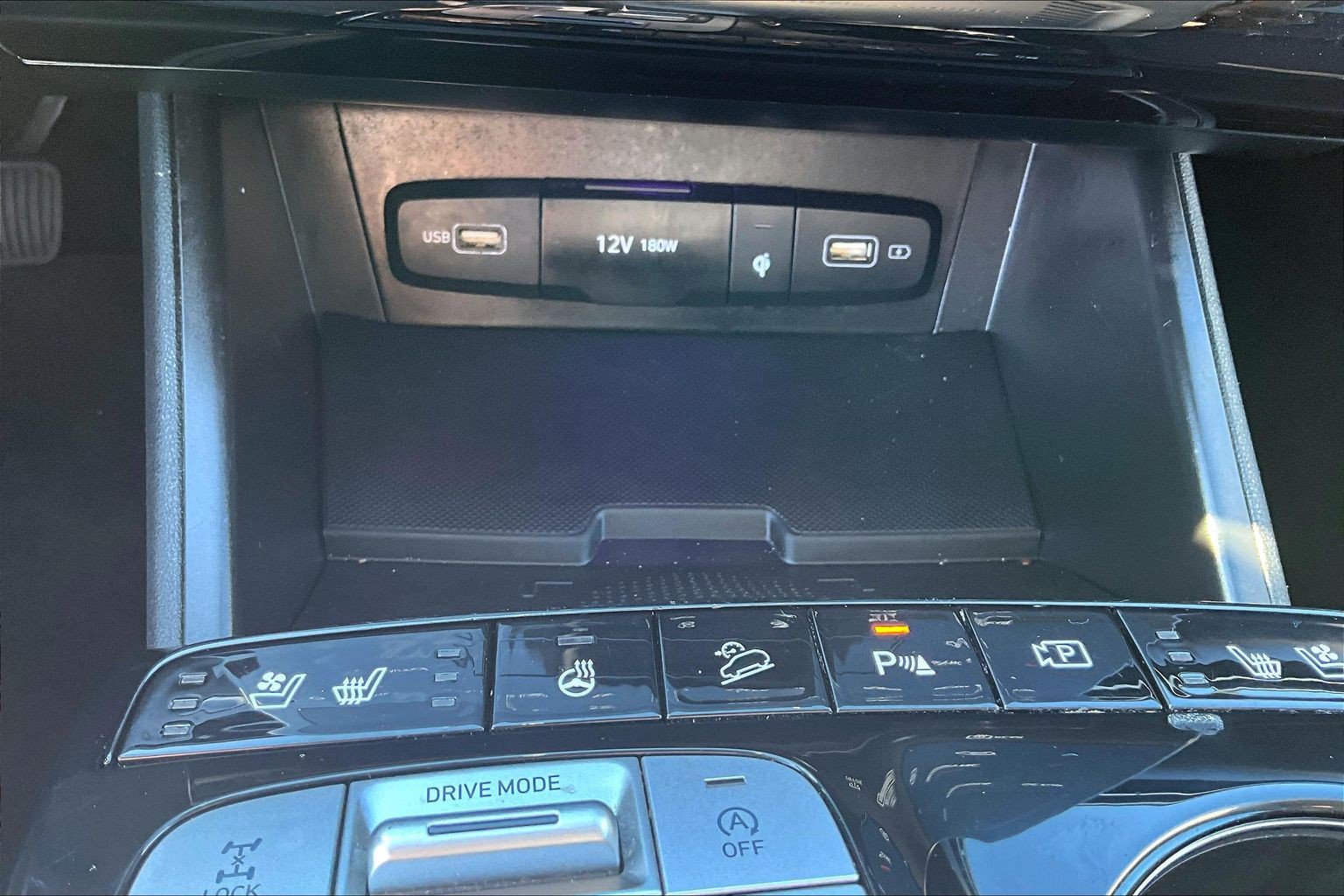 Used 2023 Hyundai Tucson Limited w/ Cargo Package AWD/4WD image 16