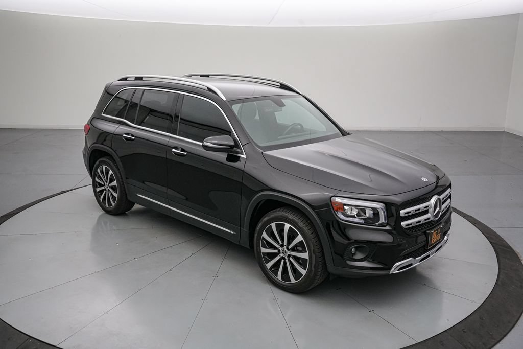 Used 2022 Mercedes-Benz GLB 250 w/ Premium Package Lite image 2
