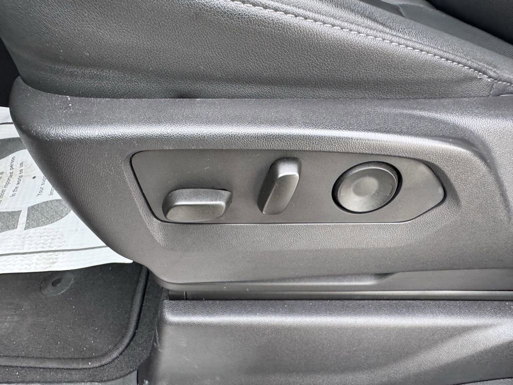 Used 2024 GMC Sierra 1500 SLT image 10