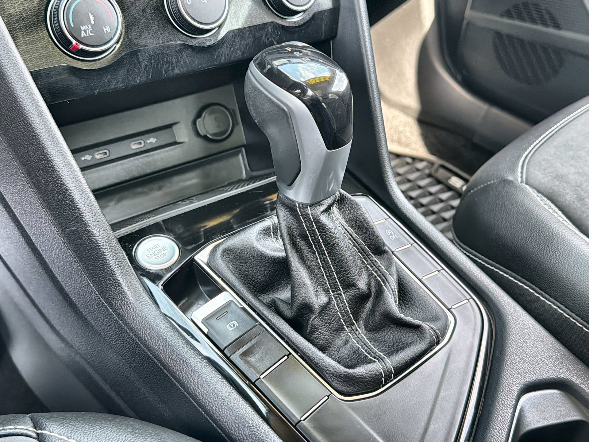 Used 2019 Volkswagen Atlas SEL Premium AWD/4WD image 19